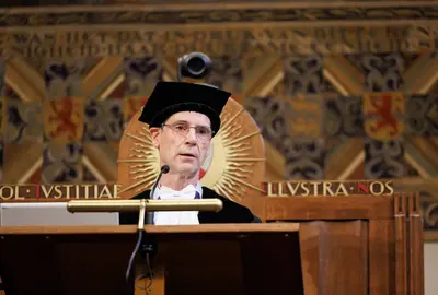 Coen Teulings spreekt zijn afscheidsrede uit 